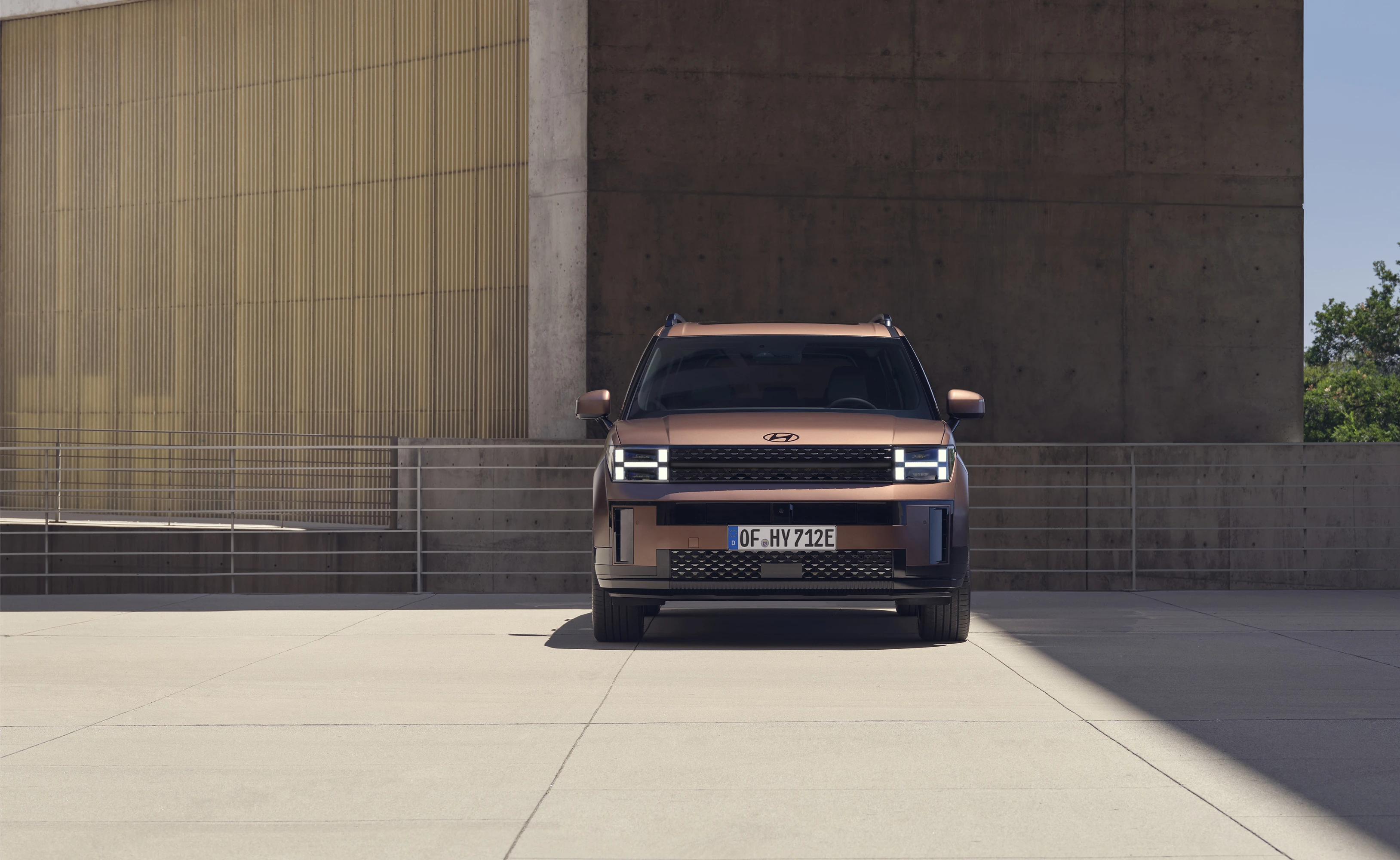 Hyundai Santafe Exterior 2023 PHEV KV FRONT STILL