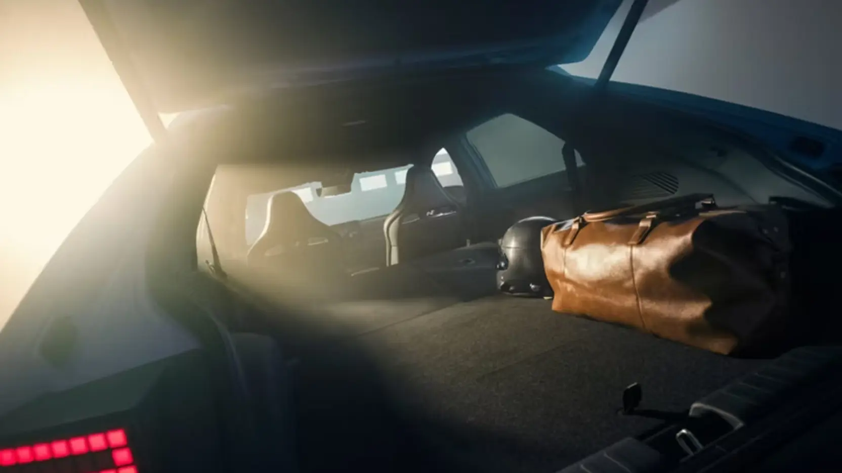 23 IONIQ5N Interior Static Circuit Luggage 4X3