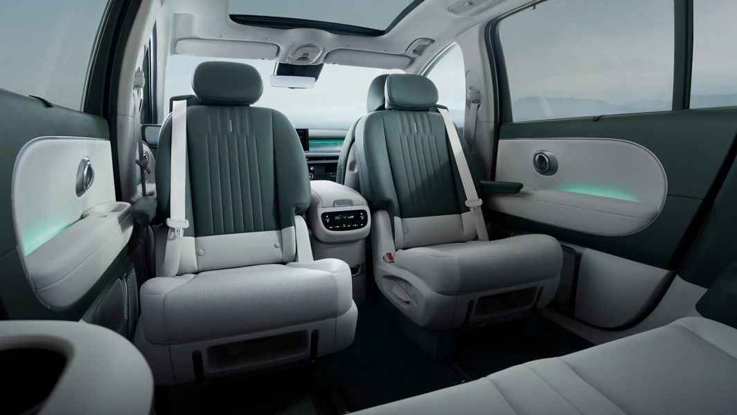 Hyundai IONIQ 9 Interior Swivel Seat EU 13