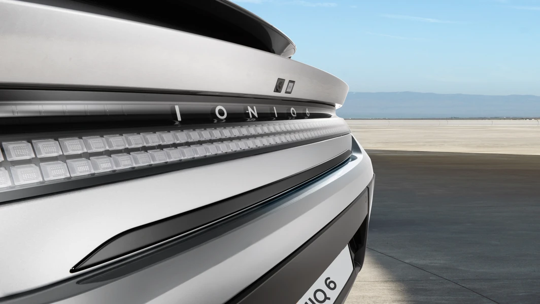 IONIQ 6 Heckklappenzierleiste